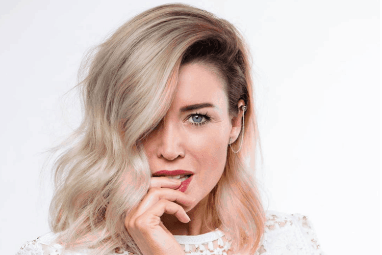 Dannii Minogue’s Blonde Hair Was A 12 Hour Mane Mission You Read Right