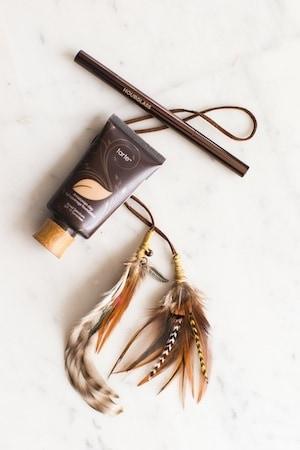 Isabel Lucas feathers hair accessories and beauty